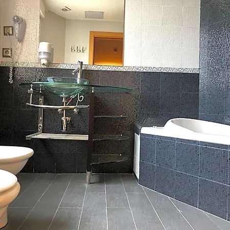 Hotel V.ciudad 3*